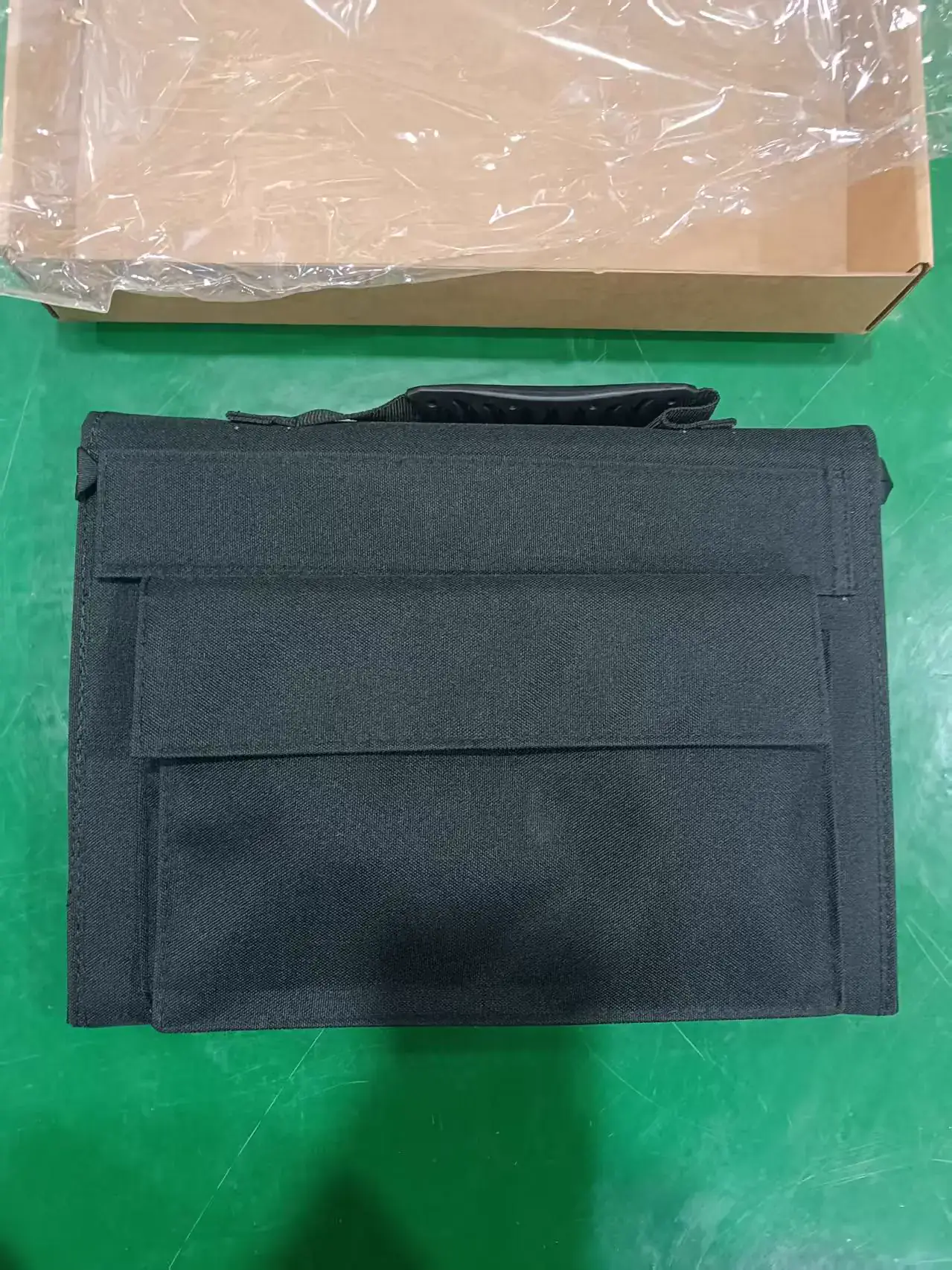 ES-40 Solar Outdoor Power Bank — product photo 13 of 14
